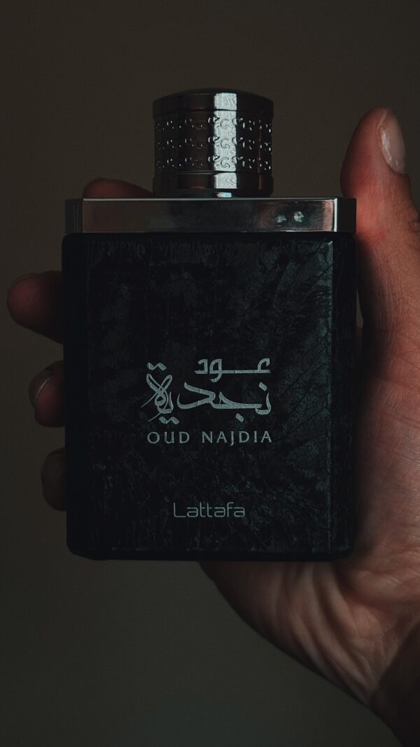 Oud Najdia Lattafa - Image 2